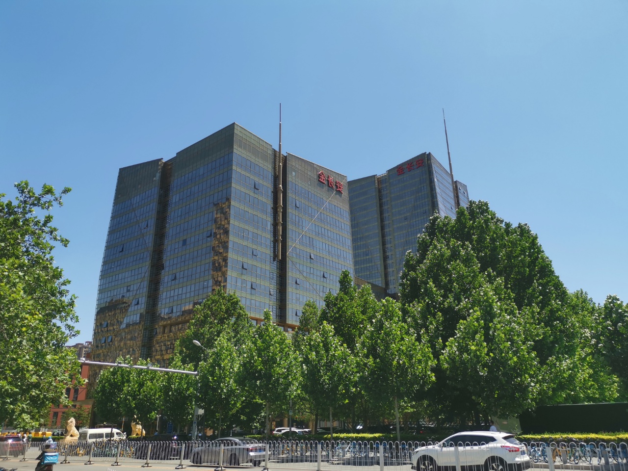 金长安大厦周边环境